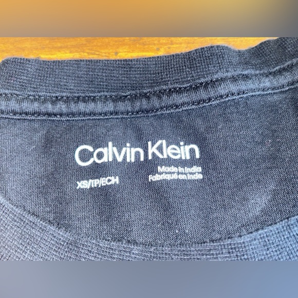 Calvin Klein T-Shirt - Picture 3 of 3